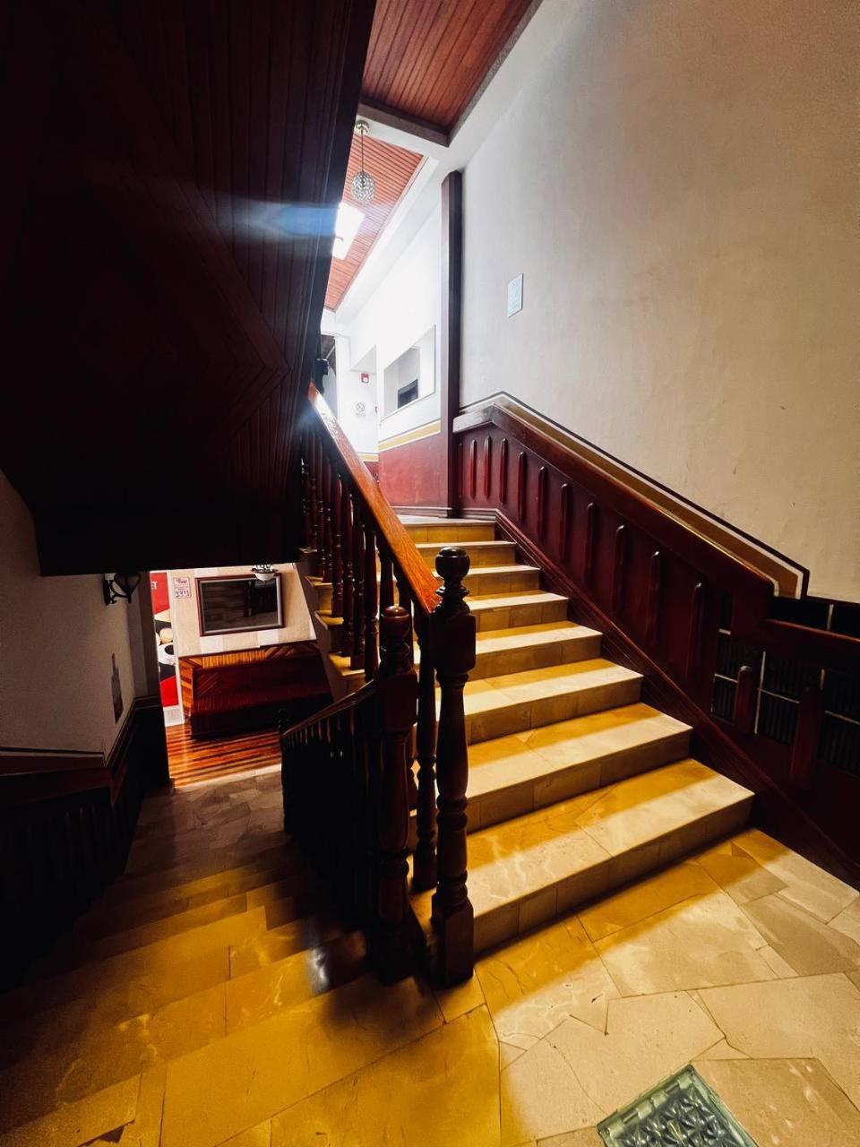 Hotel Metropolitano Loja Exterior photo