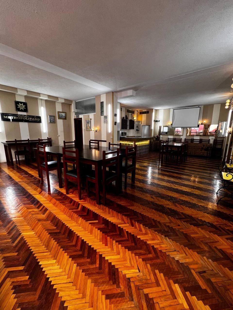 Hotel Metropolitano Loja Exterior photo